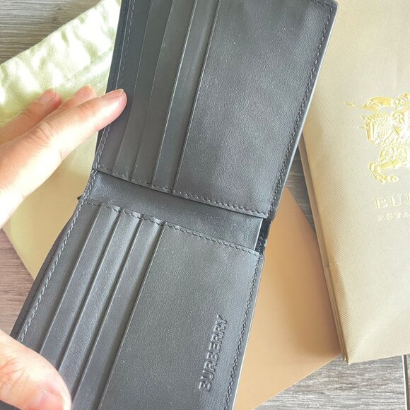 AUTHENTIC-Burberry Striped Logo Bifold Wallet Black - Picture 5 of 5